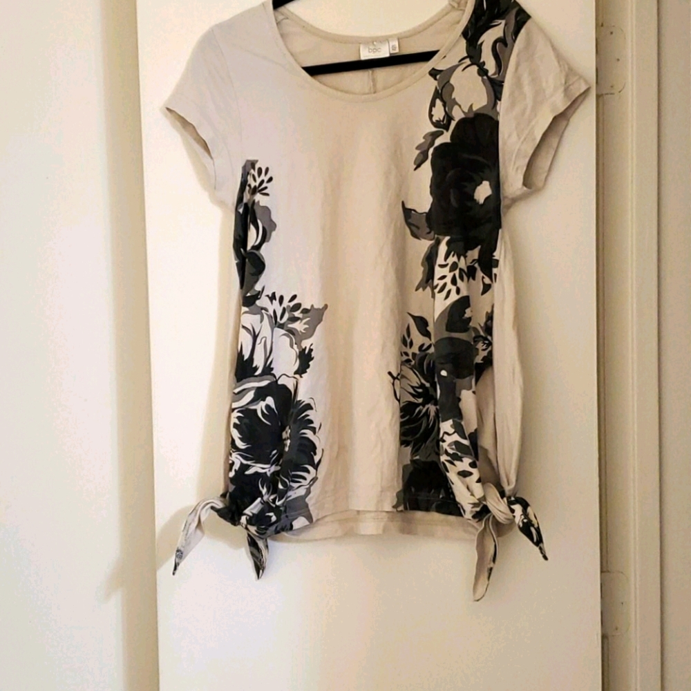long ties at bottom sides top